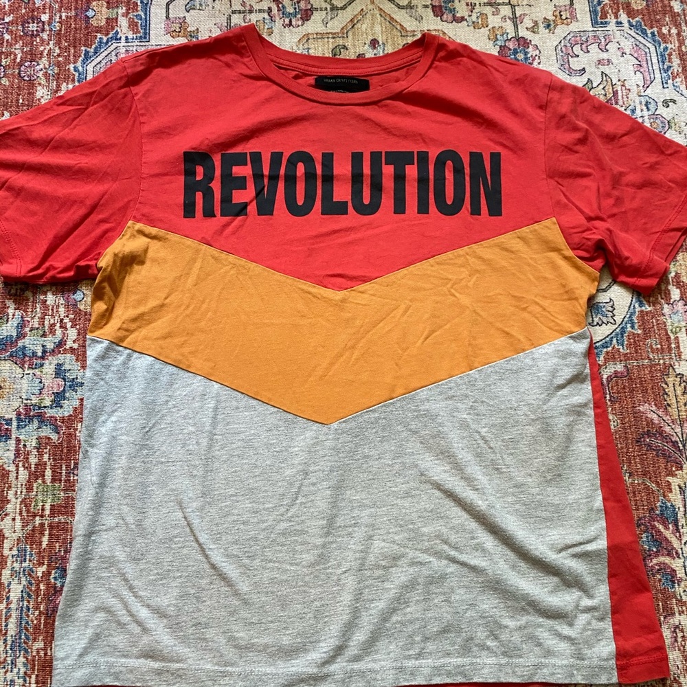 UO tee